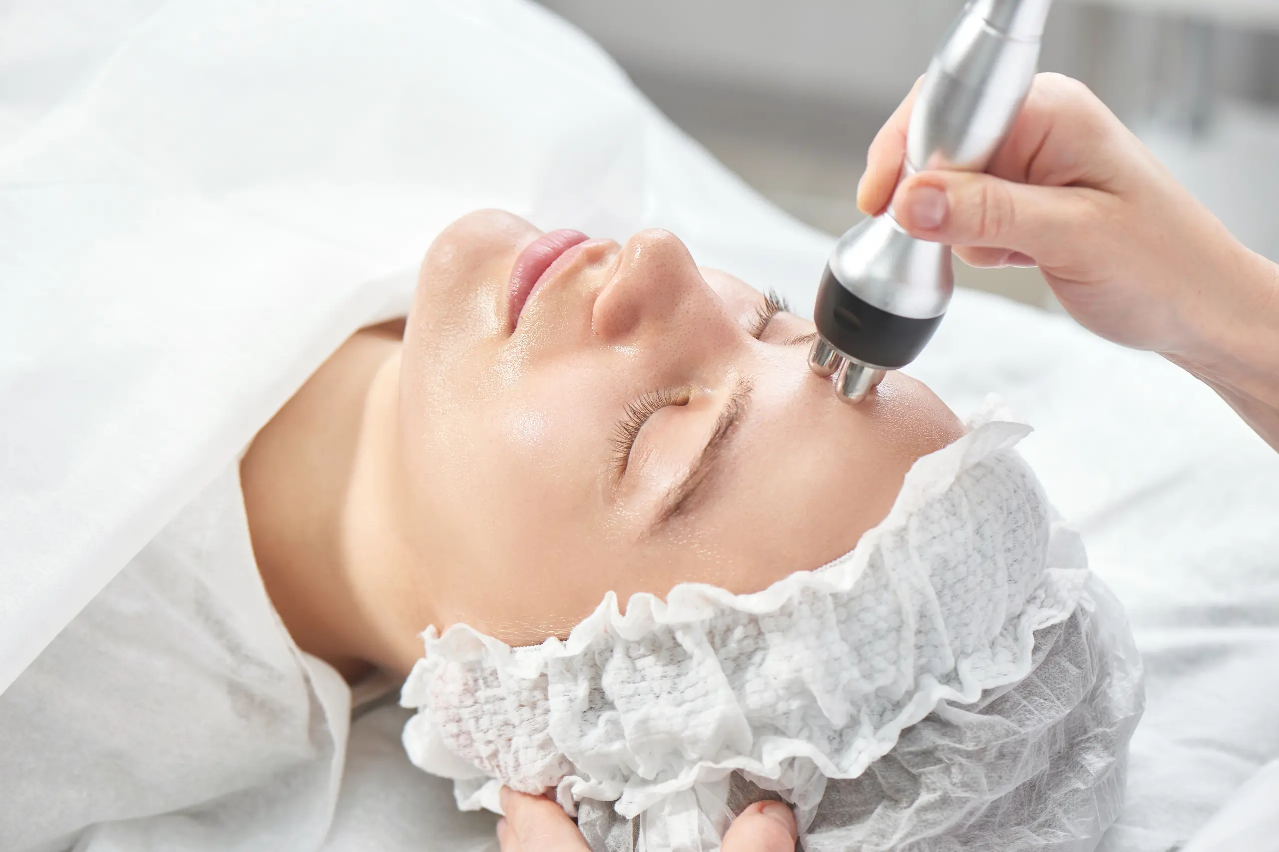 RF Microneedling For Face & Body